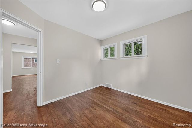 21681 Sussex Street, Oak Park, MI 48237