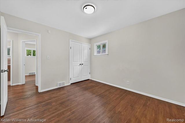 21681 Sussex Street, Oak Park, MI 48237