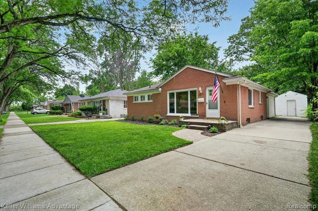 21681 Sussex Street, Oak Park, MI 48237