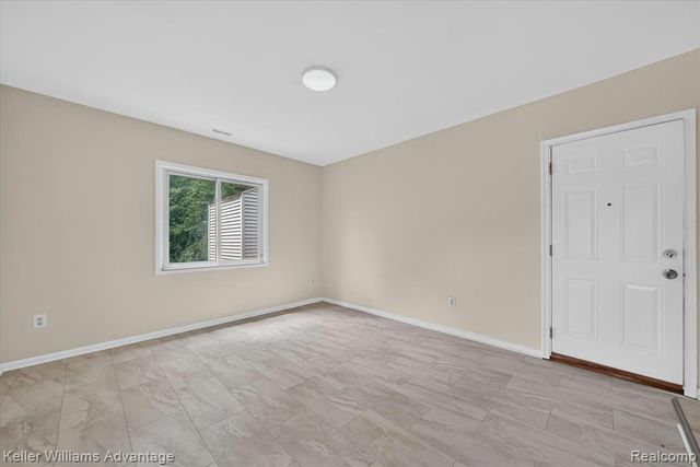 21681 Sussex Street, Oak Park, MI 48237