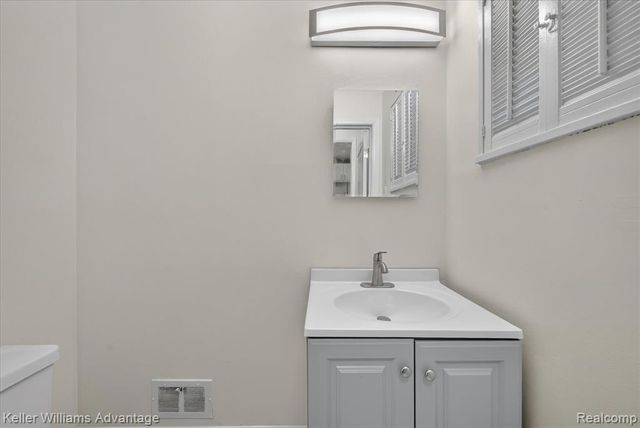 21681 Sussex Street, Oak Park, MI 48237