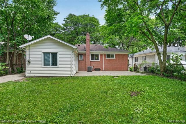 21681 Sussex Street, Oak Park, MI 48237