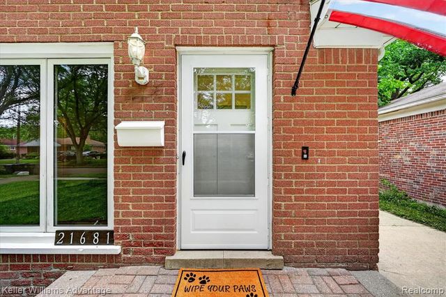 21681 Sussex Street, Oak Park, MI 48237