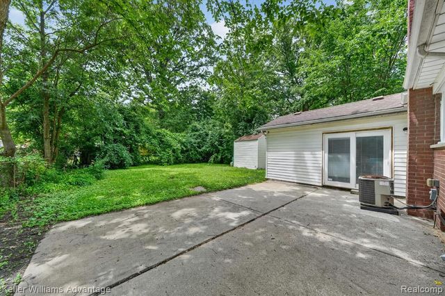21681 Sussex Street, Oak Park, MI 48237