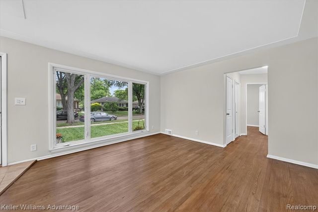 21681 Sussex Street, Oak Park, MI 48237