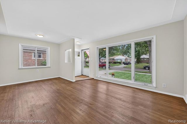21681 Sussex Street, Oak Park, MI 48237