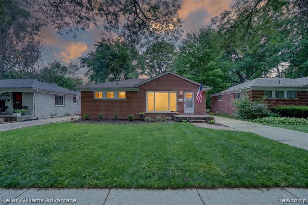 21681 Sussex Street, Oak Park, MI 48237
