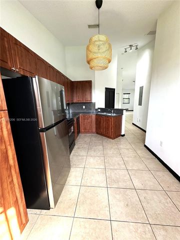 3550 NE 5th St 202, Homestead, FL 33033