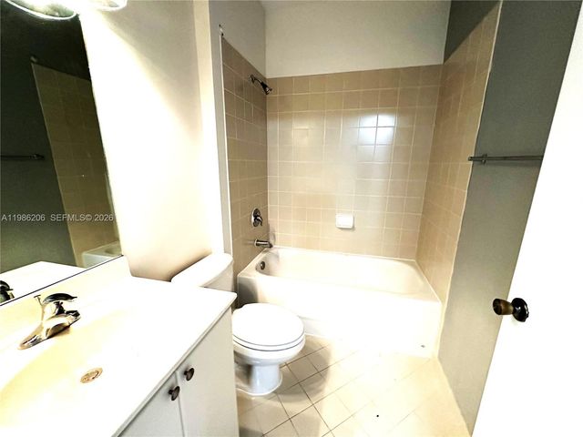 3550 NE 5th St 202, Homestead, FL 33033