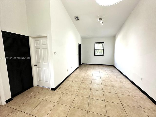 3550 NE 5th St 202, Homestead, FL 33033