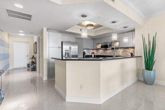 2650 Lake Shore Drive 302, Riviera Beach, FL 33404