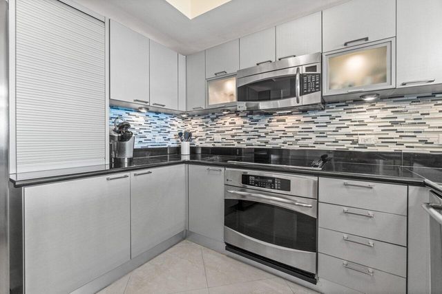 2650 Lake Shore Drive 302, Riviera Beach, FL 33404