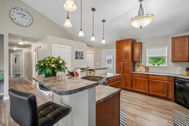 6380 NW 54th Court, Johnston, IA 50131