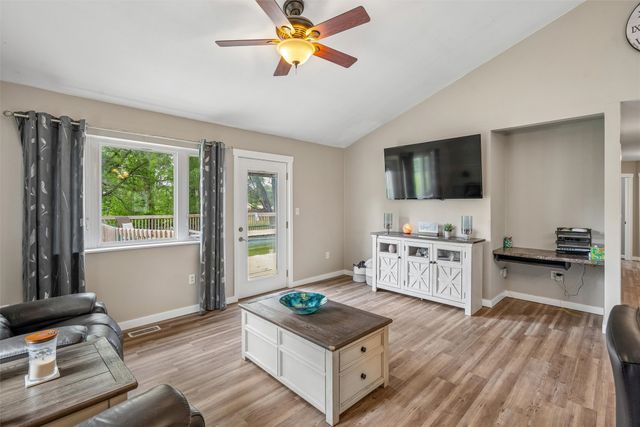 6380 NW 54th Court, Johnston, IA 50131
