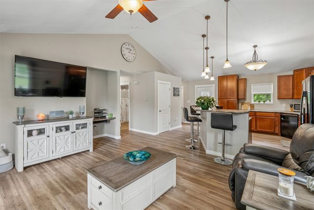 6380 NW 54th Court, Johnston, IA 50131