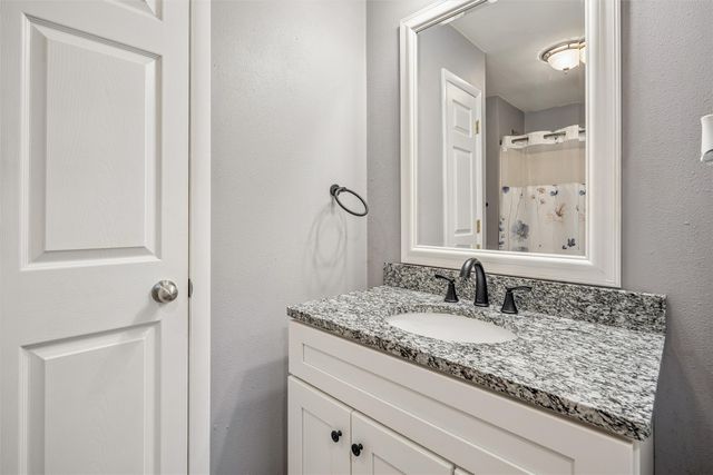 6380 NW 54th Court, Johnston, IA 50131