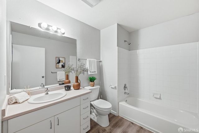 8300 Oceanview Terrace 114, San Francisco, CA 94132