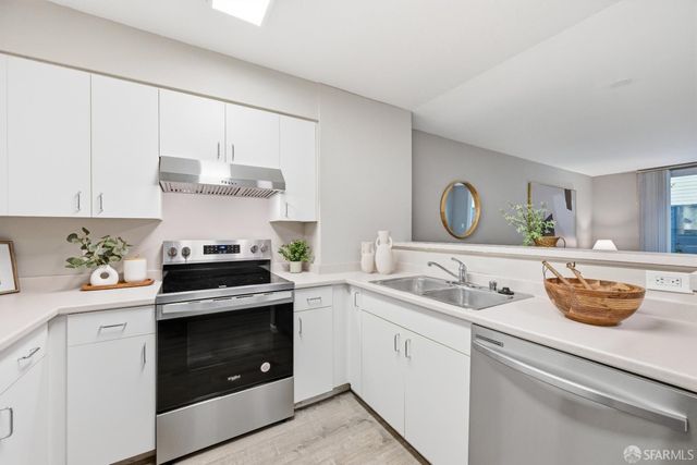 8300 Oceanview Terrace 114, San Francisco, CA 94132