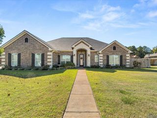 190 Highland Blvd, Hallsville, TX 75650
