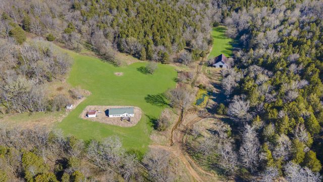 4250 Delina Rd, Cornersville, TN 37047