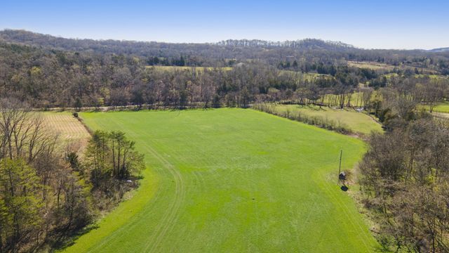 4250 Delina Rd, Cornersville, TN 37047