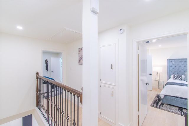 727 Bunker Hill Road 43, Houston, TX 77024