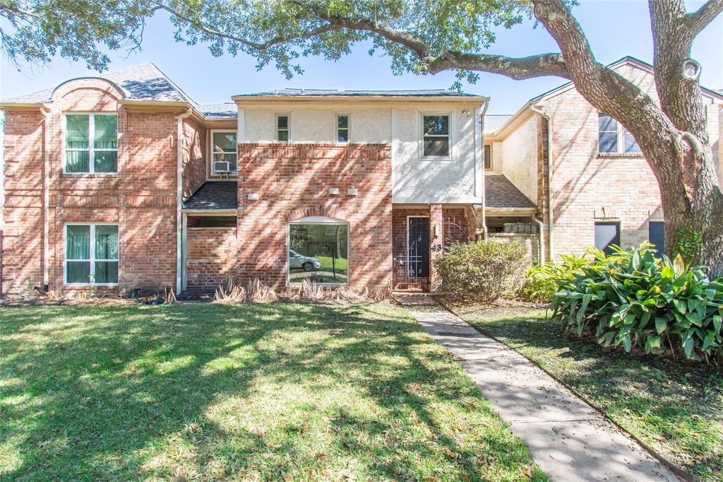 727 Bunker Hill Road 43, Houston, TX 77024