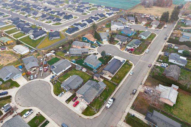 502 Armas Ct, Grandview, WA 98930