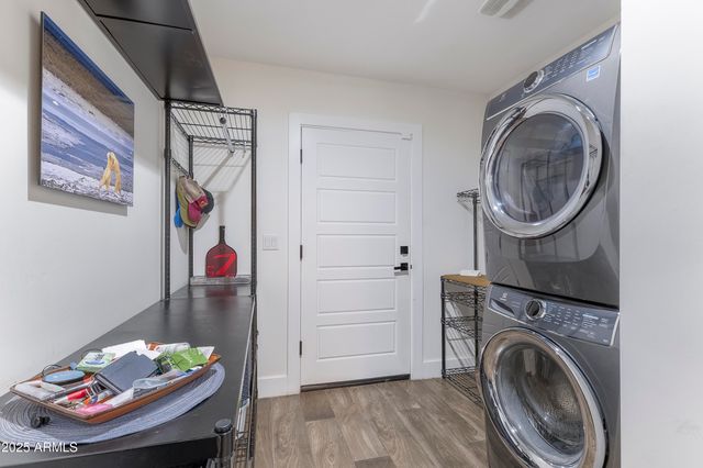 2511 E EARLL Drive, Phoenix, AZ 85016