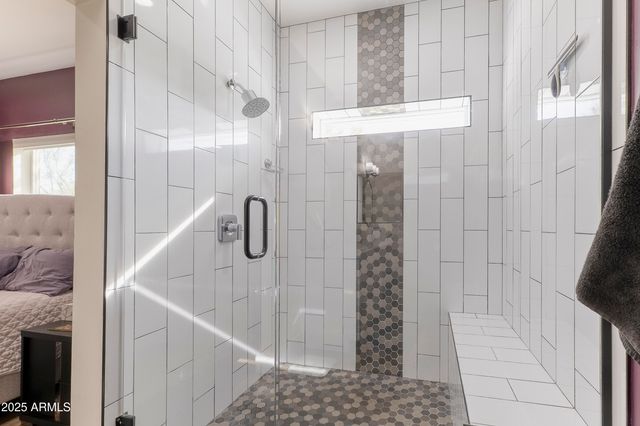 2511 E EARLL Drive, Phoenix, AZ 85016