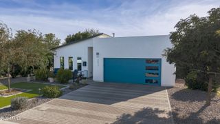 2511 E EARLL Drive, Phoenix, AZ 85016