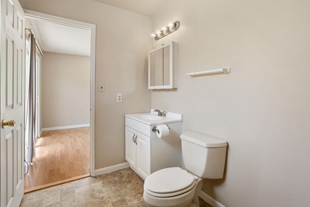 1310 Hemlock Avenue, Anderson, CA 96007