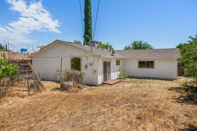 1310 Hemlock Avenue, Anderson, CA 96007