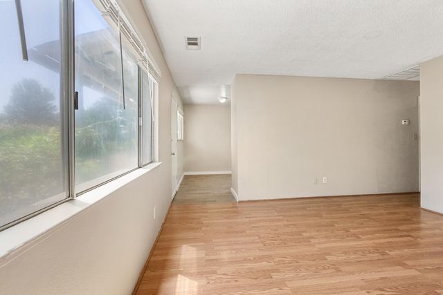 1310 Hemlock Avenue, Anderson, CA 96007