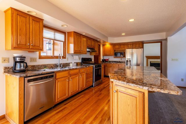 4715 CLIFF DR, Rapid City, SD 57702