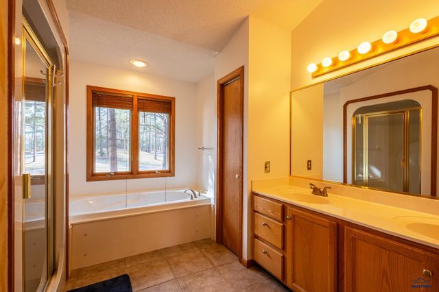 4715 CLIFF DR, Rapid City, SD 57702