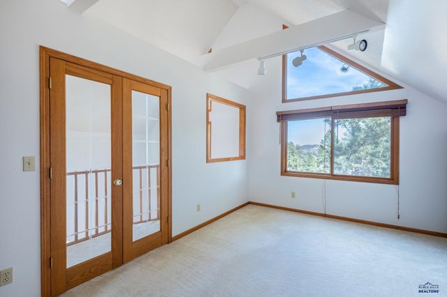 4715 CLIFF DR, Rapid City, SD 57702