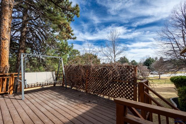 4715 CLIFF DR, Rapid City, SD 57702