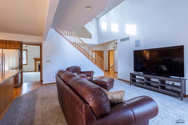 4715 CLIFF DR, Rapid City, SD 57702