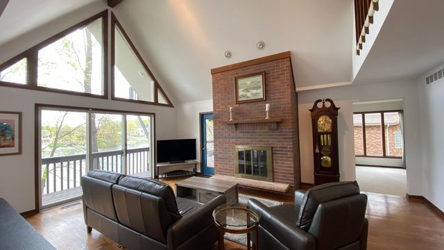 467 Amhurst Road, Valparaiso, IN 46385