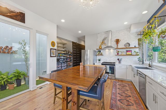406 37th Ave, N, Nashville, TN 37209