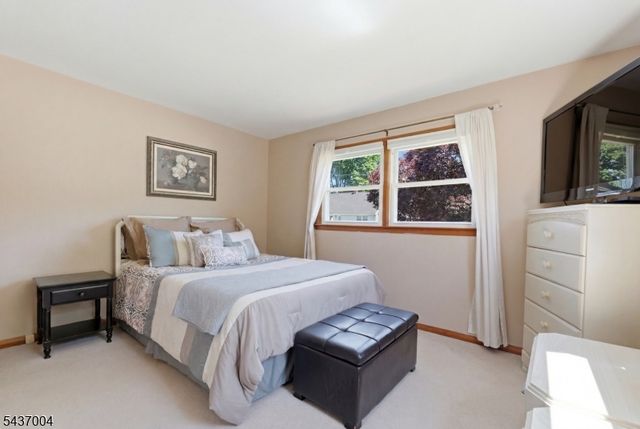 29 Corsi Rd, Bloomfield Twp., NJ 07003