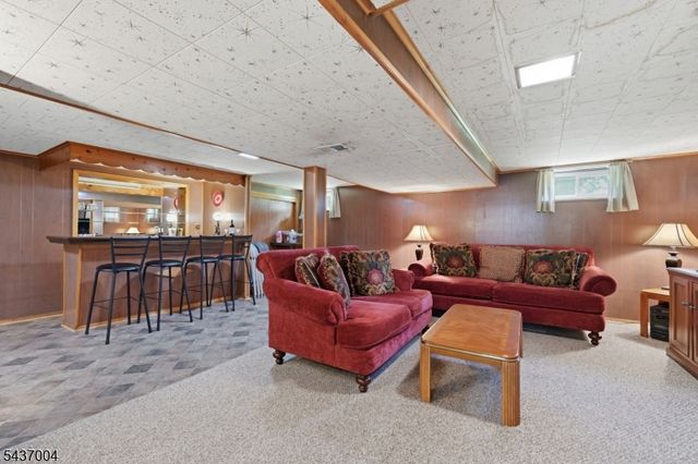 29 Corsi Rd, Bloomfield Twp., NJ 07003
