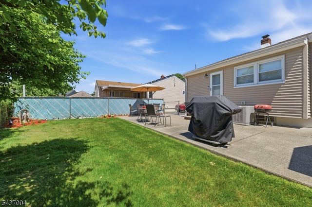 29 Corsi Rd, Bloomfield Twp., NJ 07003