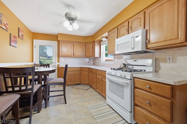 29 Corsi Rd, Bloomfield Twp., NJ 07003