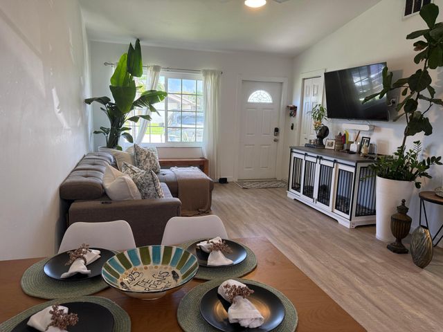 125 Doe Trail, Jupiter, FL 33458