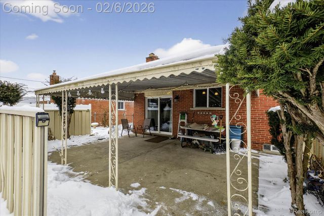 34226 Tonquish Trail, Westland, MI 48185