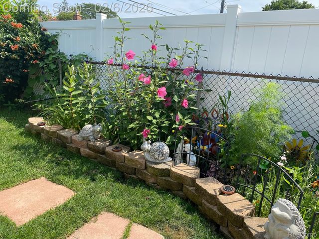 34226 Tonquish Trail, Westland, MI 48185