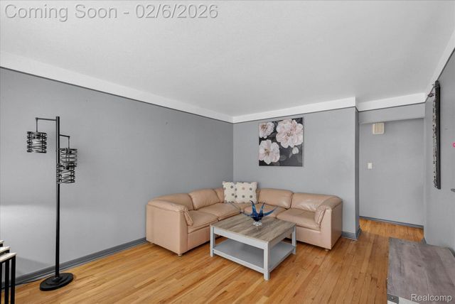 34226 Tonquish Trail, Westland, MI 48185