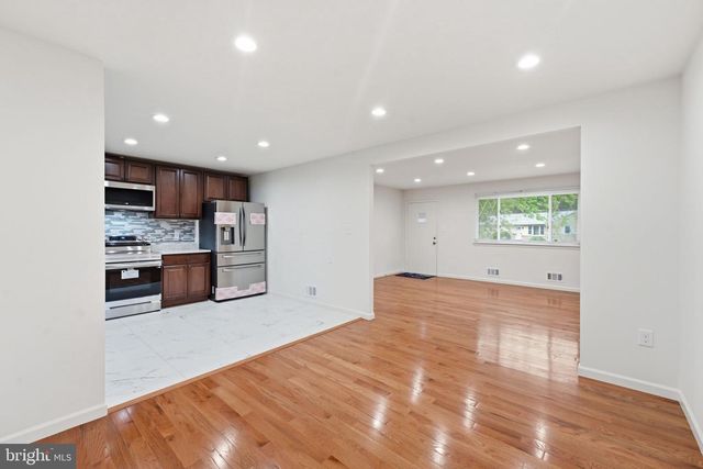 1404 WOODLARK DR, District Heights, MD 20747